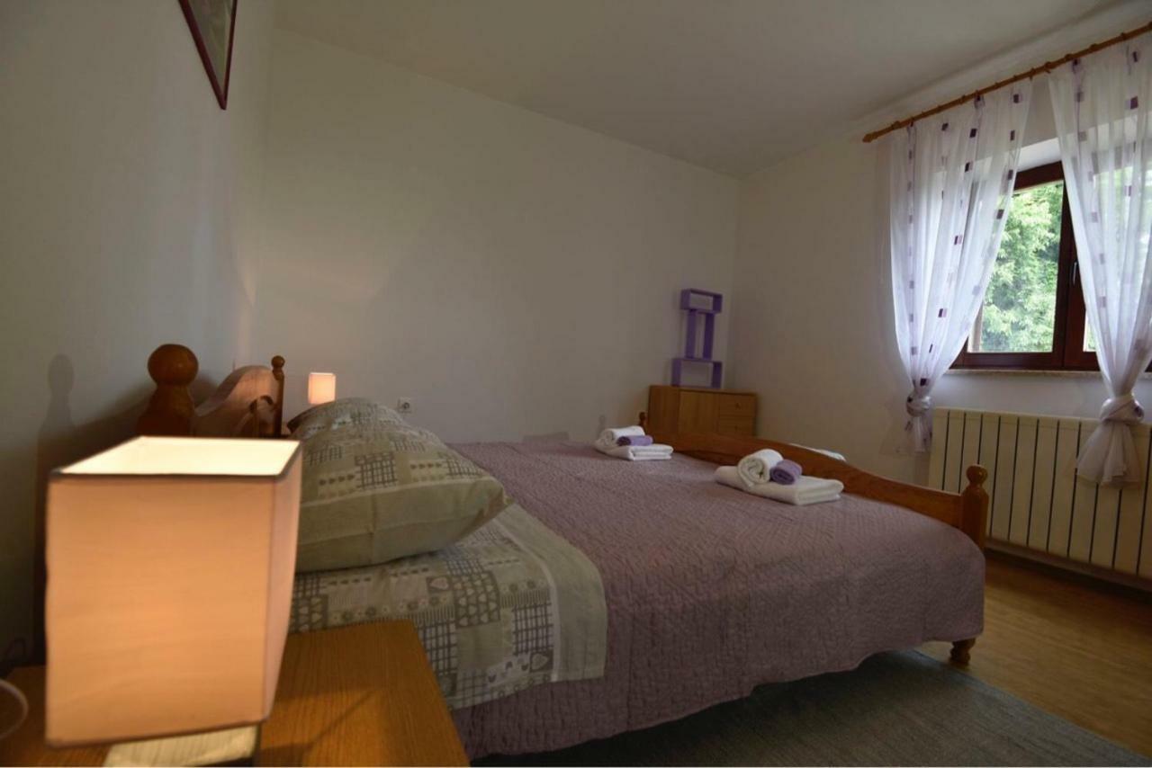 Villa Kuca Legovic à Kaštelir Extérieur photo