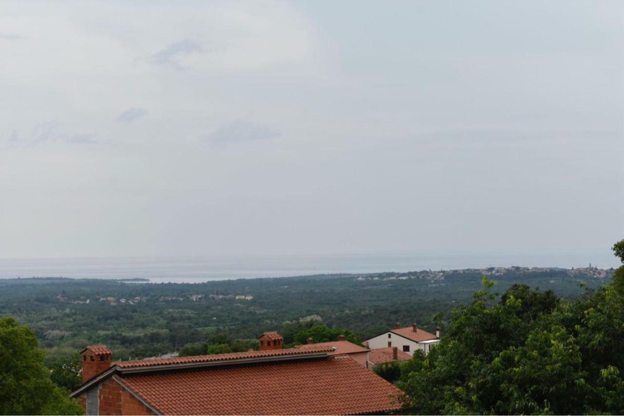 Villa Kuca Legovic à Kaštelir Extérieur photo