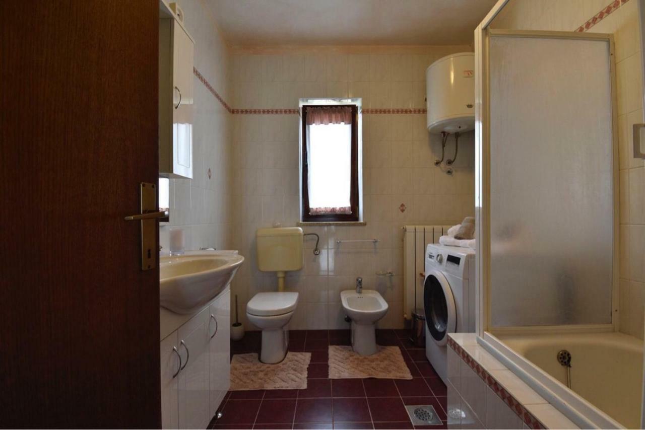 Villa Kuca Legovic à Kaštelir Extérieur photo