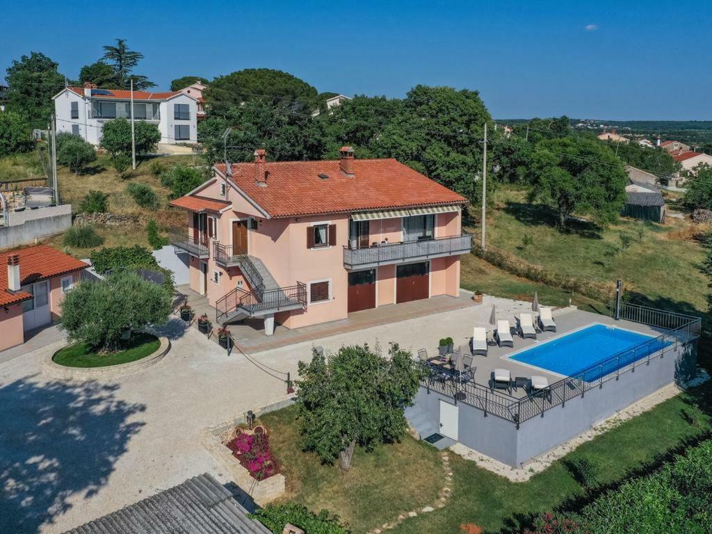 Villa Kuca Legovic à Kaštelir Extérieur photo